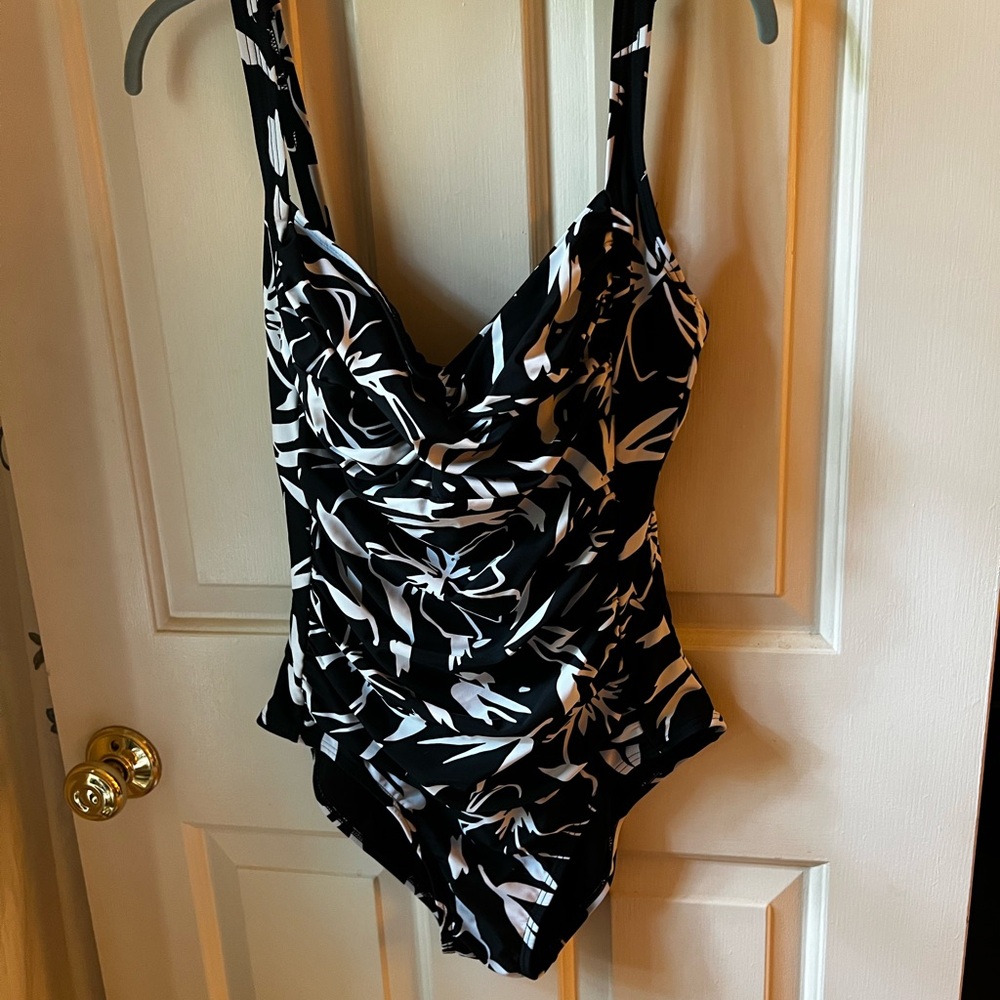 Shore Club Black and White Floral One-Piece Swimsuit size 14